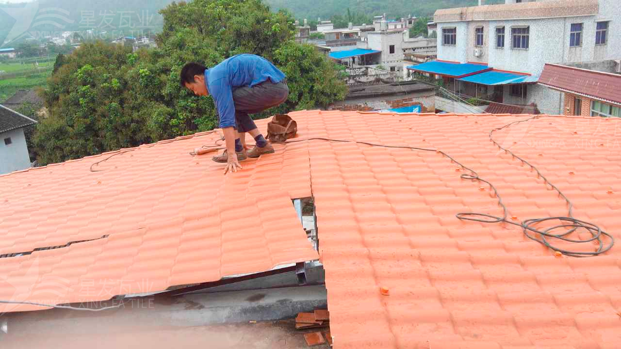 成都屋顶铺设安装合成树脂瓦时，牢牢记住这3点，就不怕屋顶出问题！